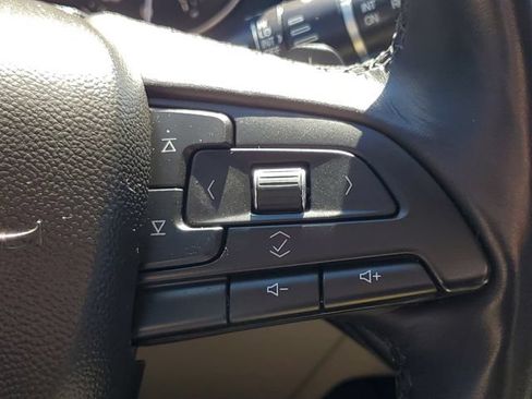 Used 2019 Cadillac XT4 Luxury w/ Cold Weather Package AWD/4WD image 18