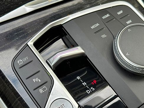 Used 2023 BMW 330e w/ Convenience Package image 23