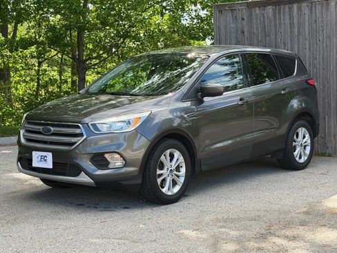 Used 2017 Ford Escape SE AWD/4WD image 3