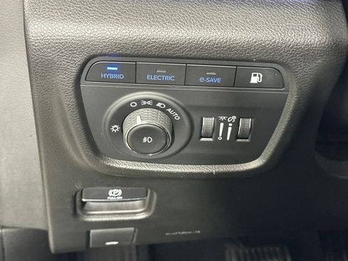 Used 2023 Jeep Grand Cherokee Overland AWD/4WD image 19