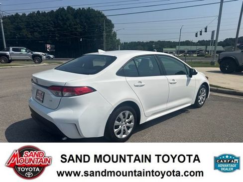 Used 2025 Toyota Corolla LE FWD image 3