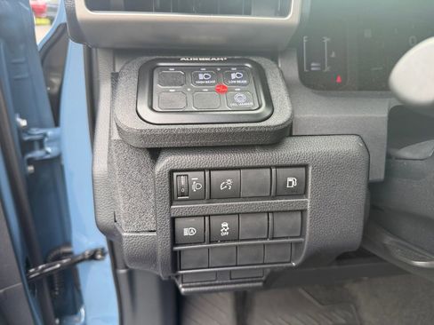 Used 2025 Toyota 4Runner SR5 AWD/4WD image 24