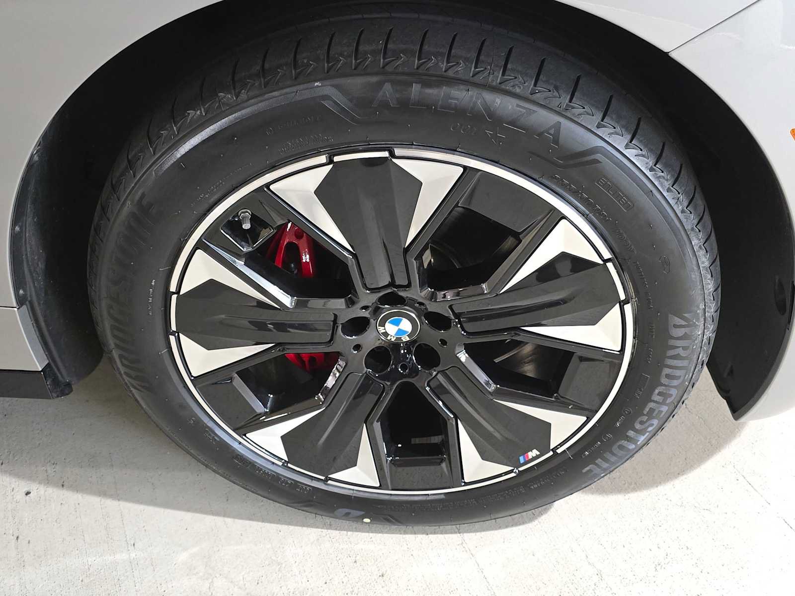 Used 2026 BMW iX xDrive60 w/ M Sport Package AWD/4WD image 9