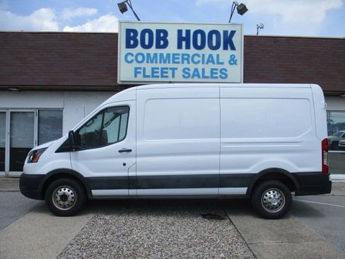 Used 2023 Ford Transit 250 Medium Roof AWD image 25