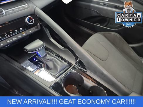 Used 2024 Hyundai Elantra SEL w/ Convenience Package FWD image 24