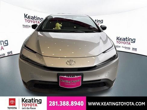 Used 2026 Toyota Prius LE FWD image 2