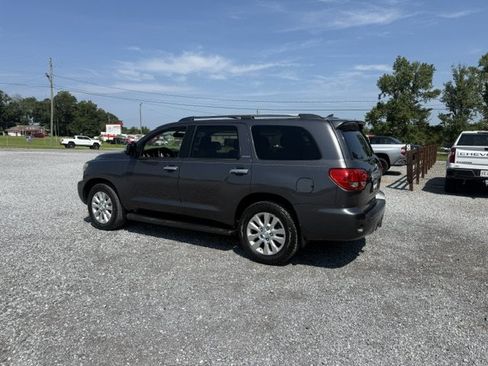 Used 2015 Toyota Sequoia Platinum RWD image 5