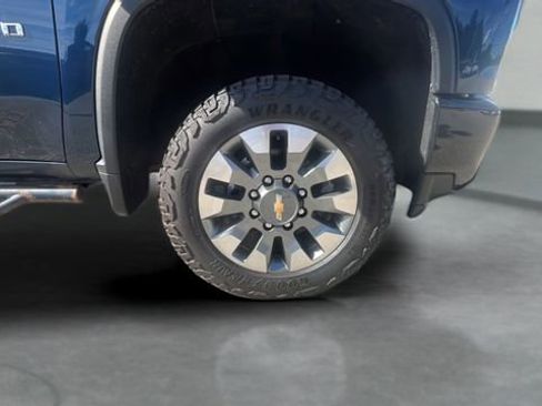Used 2022 Chevrolet Silverado 2500 Custom w/ Custom Value Package image 50