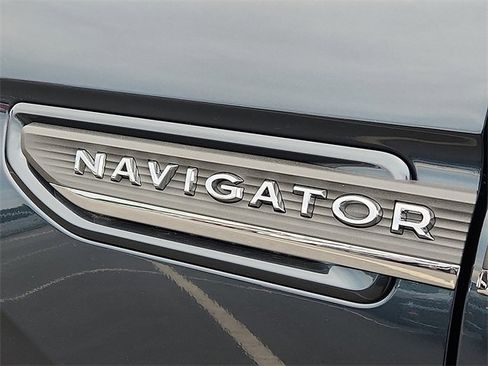 New 2024 Lincoln Navigator L Reserve image 10