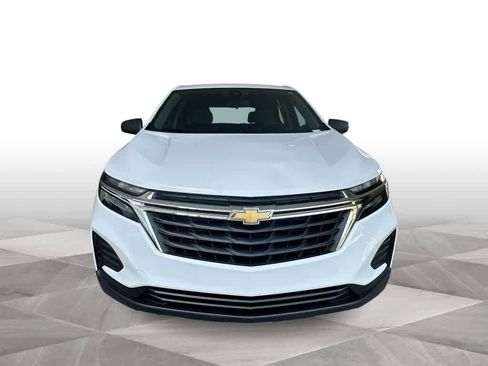 Used 2023 Chevrolet Equinox LS FWD image 3