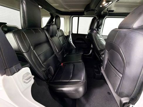 Used 2021 Jeep Wrangler Unlimited Sahara w/ Uconnect 4C Nav & Sound Group image 27