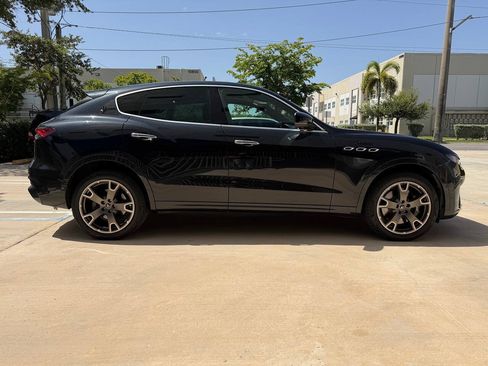 Used 2023 Maserati Levante Modena AWD/4WD image 5