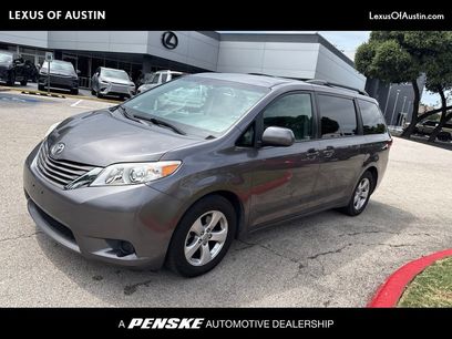 Used 2017 Toyota Sienna LE