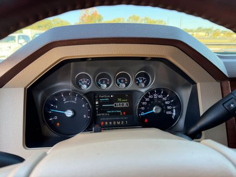 Used 2012 Ford F250 King Ranch w/ King Ranch w/Chrome Pkg image 12