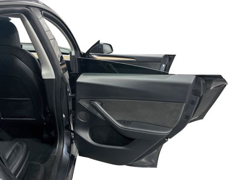 Certified 2023 Tesla Model Y Long Range AWD/4WD image 12