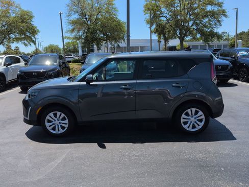 Used 2025 Kia Soul LX image 7