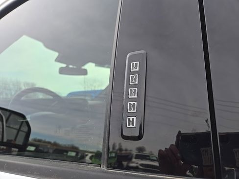 Used 2023 Ford F250 Lariat image 35