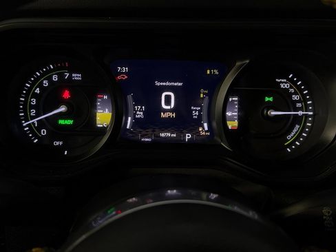 Used 2024 Jeep Wrangler Unlimited Sahara w/ Safety Group AWD/4WD image 16