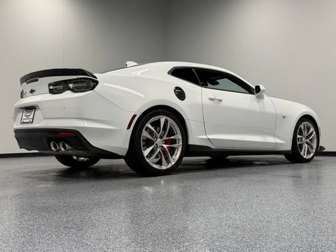 Used 2022 Chevrolet Camaro SS RWD image 8