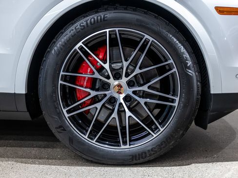 Certified 2026 Porsche Cayenne S AWD/4WD image 21