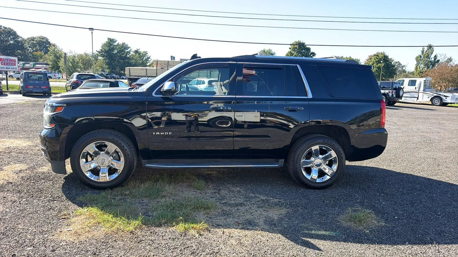 Used 2018 Chevrolet Tahoe Premier AWD/4WD image 3