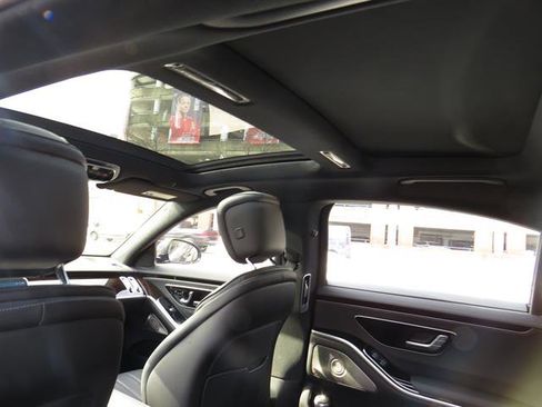 Certified 2022 Mercedes-Benz S 500 4MATIC image 23