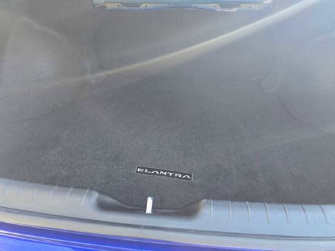 Used 2023 Hyundai Elantra SEL w/ Convenience Package image 17