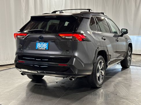 Used 2021 Toyota RAV4 SE w/ Weather & Moonroof Package AWD/4WD image 10