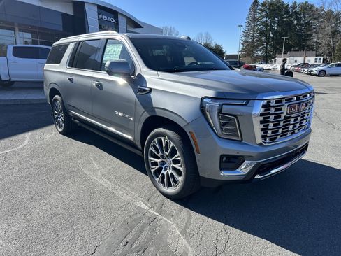 New 2026 GMC Yukon XL Denali w/ Denali Reserve Package image 10