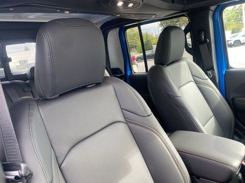 New 2025 Jeep Gladiator Sport image 30