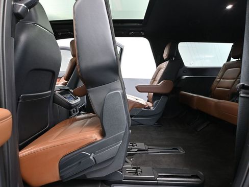 Used 2024 Lincoln Navigator L Reserve w/ Equipment Group 201A image 43