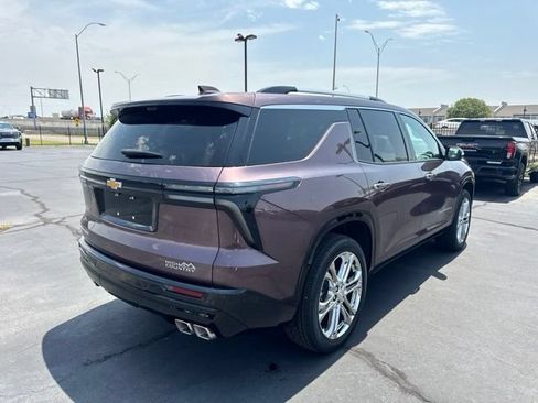 Used 2026 Chevrolet Traverse High Country FWD image 3