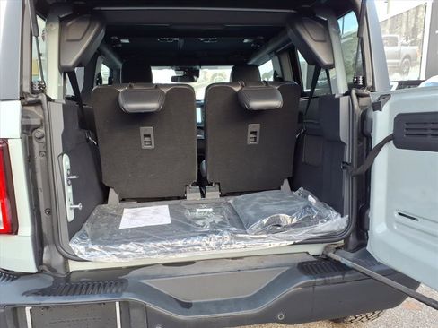 Used 2024 Ford Bronco Black Diamond image 10