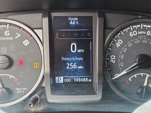 Used 2017 Toyota Tacoma TRD Sport w/ Tow Package (A/T) AWD/4WD image 21