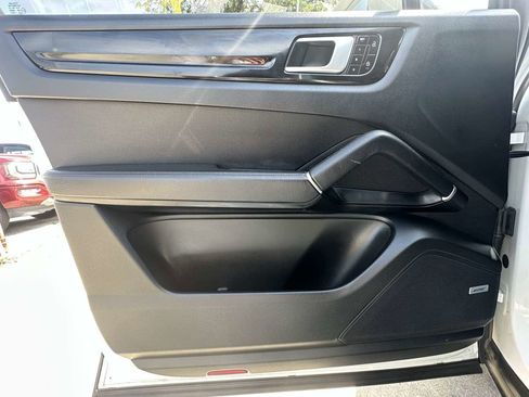 Used 2019 Porsche Cayenne AWD/4WD image 26