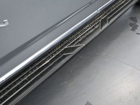 Used 2025 GMC Yukon XL Elevation image 16