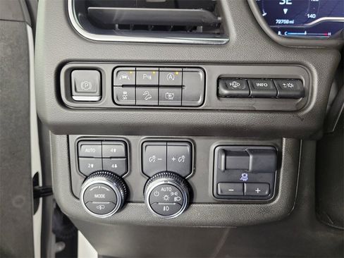 Used 2023 GMC Yukon AT4 w/ AT4 Premium Plus Package image 32