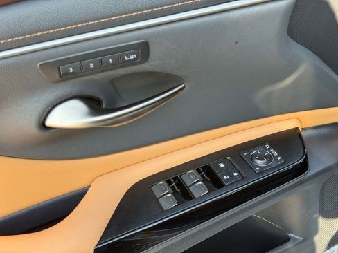 Certified 2025 Lexus ES 350 w/ Premium Package image 23