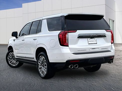 Used 2023 GMC Yukon Denali Ultimate AWD/4WD image 3