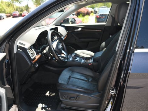 Used 2018 Audi Q5 2.0T Premium Plus w/ Premium Plus Package AWD/4WD image 8