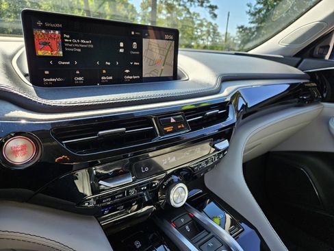 Used 2024 Acura MDX SH-AWD w/ Advance Package image 22