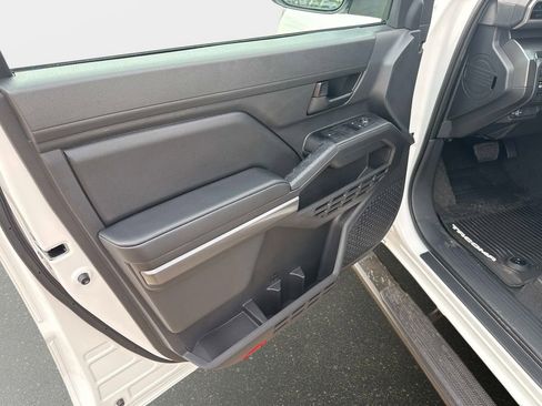 New 2026 Toyota Tacoma SR5 RWD image 18