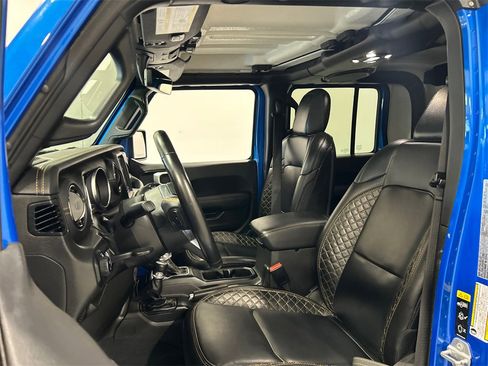 Used 2022 Jeep Gladiator Overland image 15