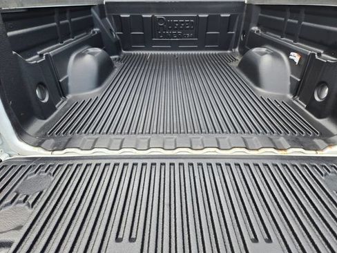 Used 2022 Chevrolet Colorado LT w/ Fleet Safety Package RWD image 15
