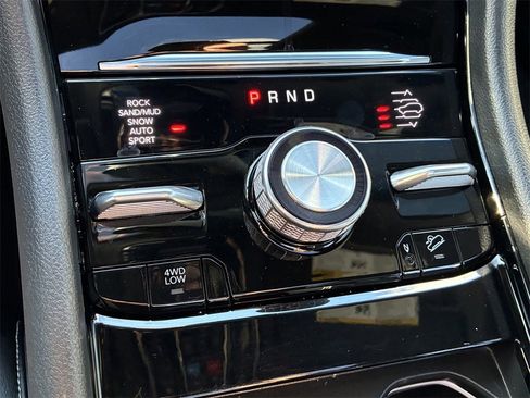 Used 2024 Jeep Grand Cherokee Overland w/ Trailer Tow Package image 22