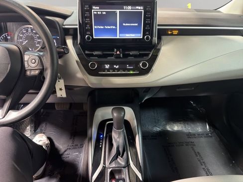 Used 2020 Toyota Corolla LE image 13