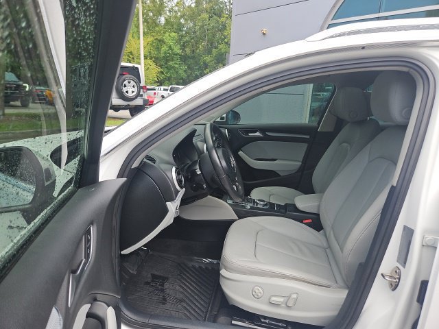 Used 2016 Audi A3 e-tron Premium Plus w/ Premium Plus Package FWD image 13