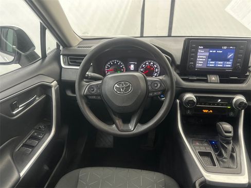 Used 2022 Toyota RAV4 XLE image 23