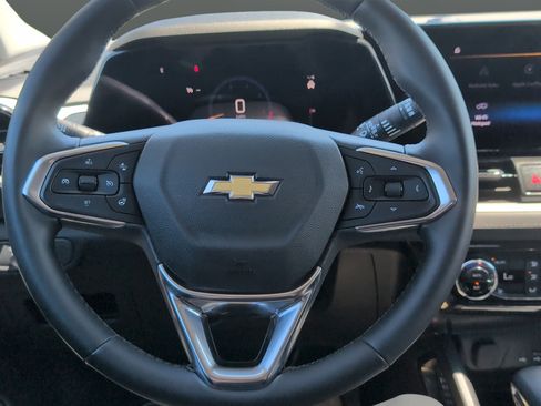Used 2024 Chevrolet TrailBlazer LT w/ Convenience Package AWD/4WD image 12