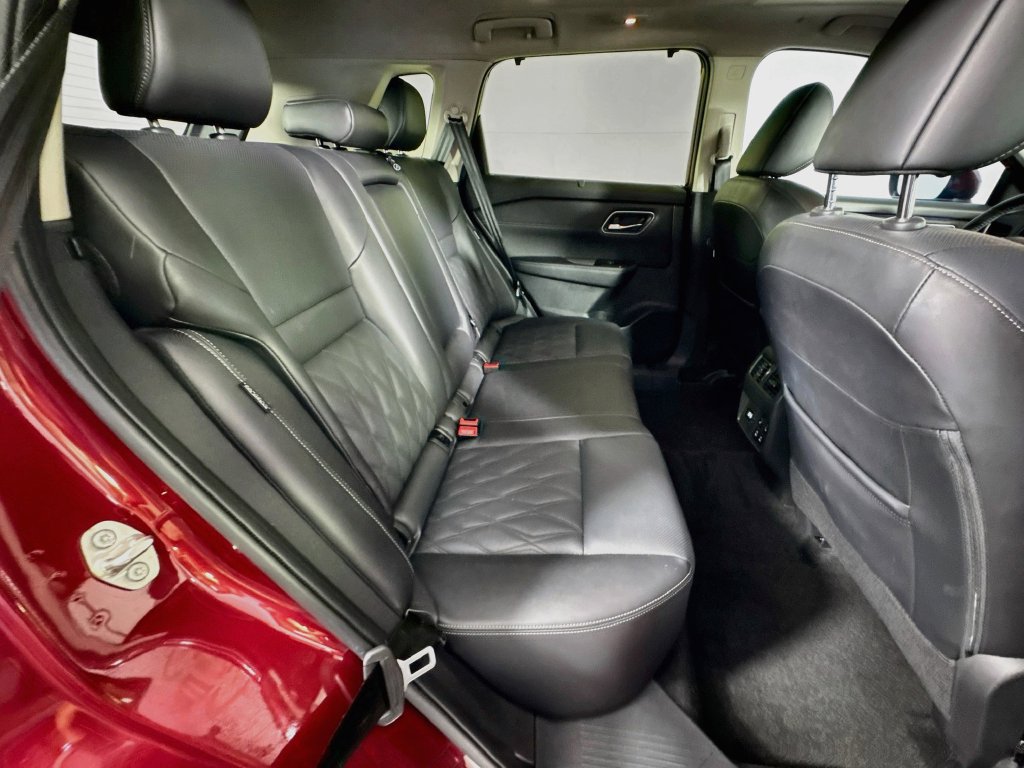 Used 2024 Nissan Rogue Platinum w/ Platinum Premium Package FWD image 37